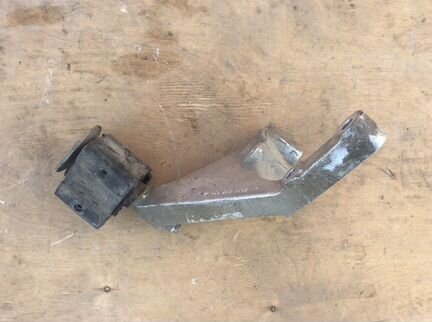 Кронштейн раздатки задний Mercedes W463 G 463