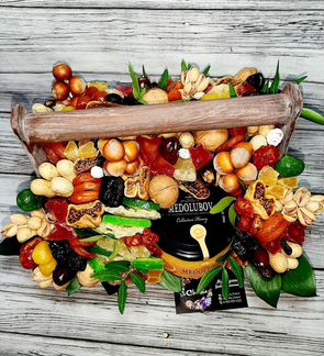 Букеты и корзины из сухофруктов