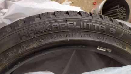 Нокиан хакапелита 8 245/40 r18
