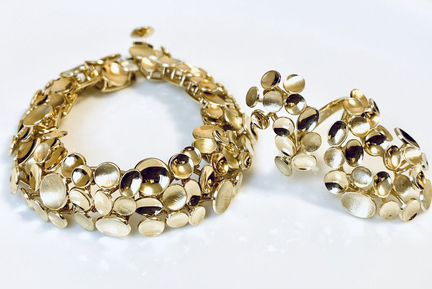 Золотой браслет и кольцо