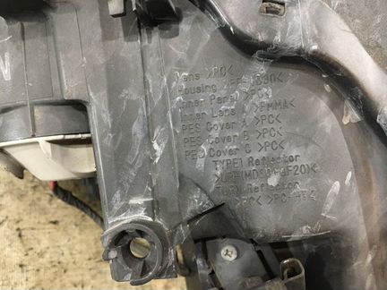 Фара передняя правая Infiniti M37 Y51