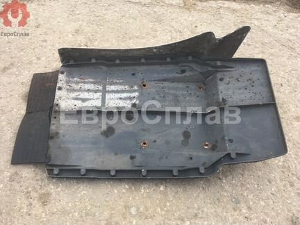 Крыло переднее задняя часть с правой накладкой MAN