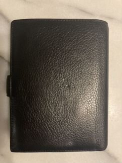 Черное кожаное портмоне