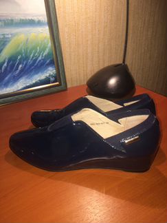 Полуботинки новые basconi (на узкую ногу)