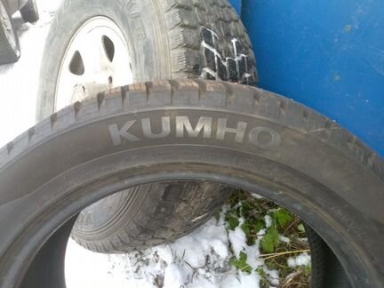 Шины kumho 215/55/17 фактически новые