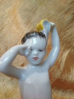 Утро - мальчик с кружкой 