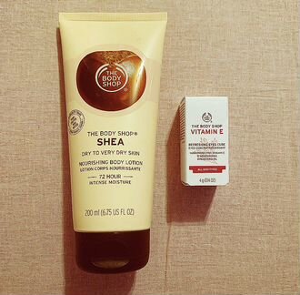 The body shop vitamin e eyes cube Shea lotion