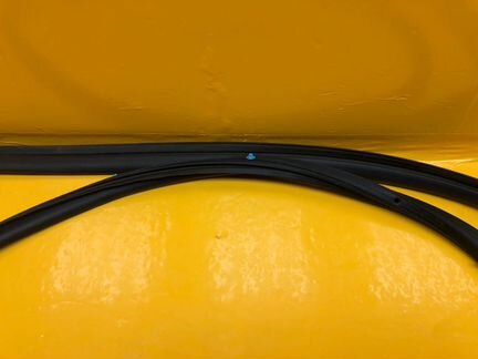 Уплотнитель двери передний левый Nissan Murano Z52