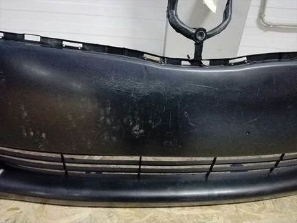 Бампер передний Toyota Camry Тойота Камри