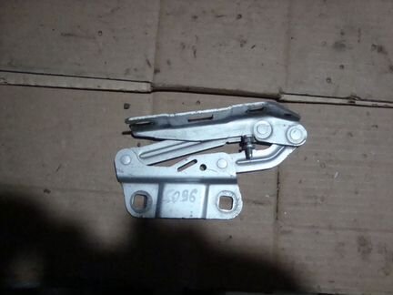 Петля капота правая W164 A2518800228