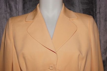 Luisa Spagnoli новый костюм нат.шелк р.48-50