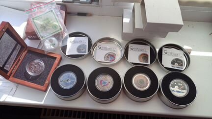 Монета с метеоритом