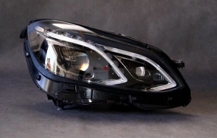 Фара правая Mercedes 212 Full Led