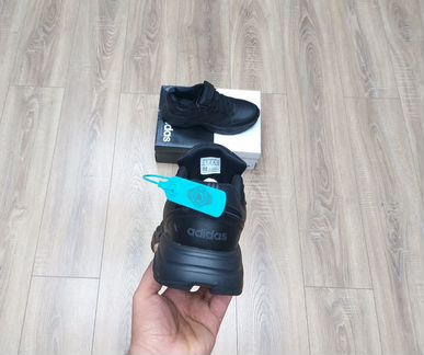 Кроссовки Adidas Strutter