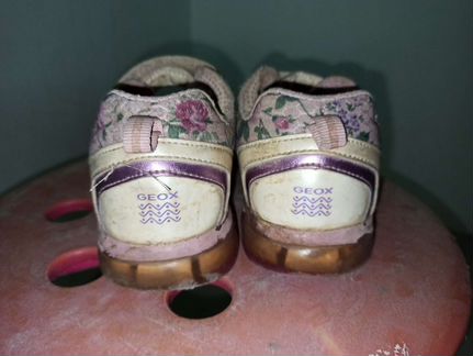 Кроссовки детские geox 30р светящиеся