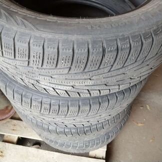 Nokian hapelita 215.60 r17