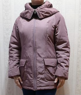 Новая красивая удобная весенняя куртка