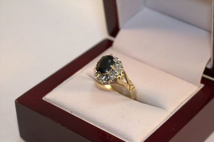 Винтаж-Золотое кольцо с Сапфиром и Бриллиантами