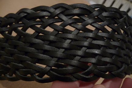 Толстый, плетенный ремень. Новый