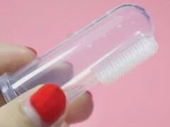 Новая силиконовая зубная щётка