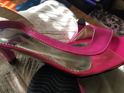 Босоножки новые