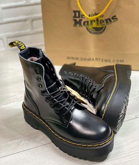 Ботинки Dr. Martens с мехом