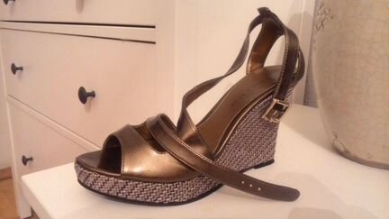 Босоножки Charles & Keith