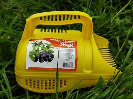 Комбайн (плодосъемник) для сбора ягод с заслонкой