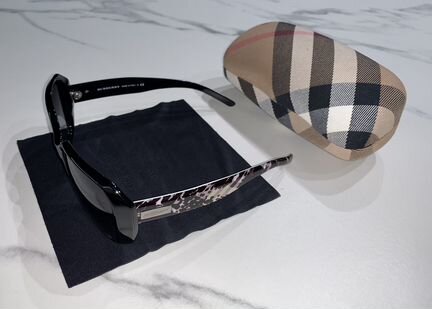 Оригинальные женские солнцезащитные очки Burberry