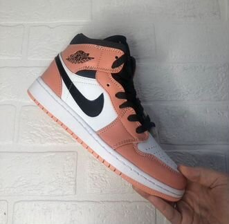 Кроссовки Nike Air Jordan 1