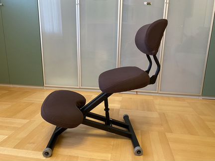 Смарт стул с чехлами на подушки