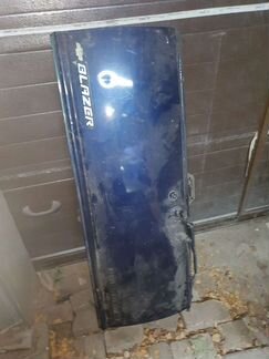 Крышка багажника нижняя на шевроле блейзер