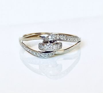 Кольцо из белого золота с бриллиантами