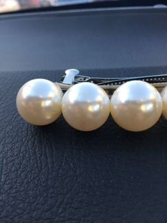 Заколка новая очень красивая, под жемчуг