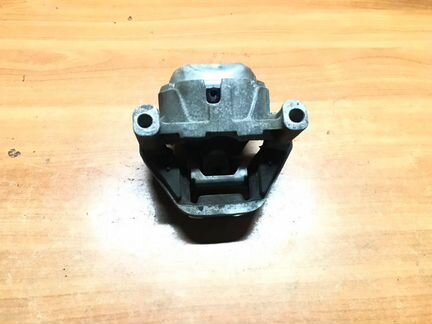 Опора двигателя Audi A6 C7 3.0 2013