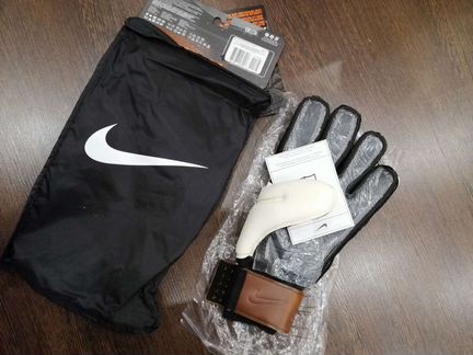 Вратарские перчатки nike tiempo premier sgt