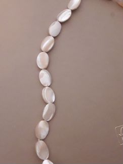 Колье из перламутра