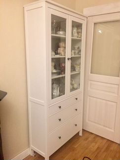 Шкаф-витрина