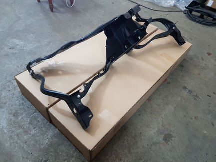 Супорт фары Mercedes E 212 крепление