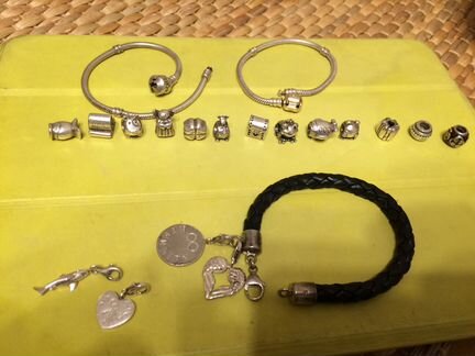 Кожаный браслет Thomas Sabo и 4 шарма