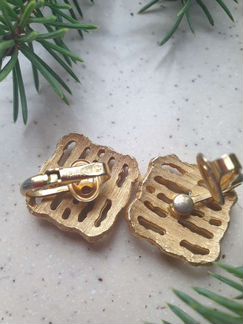 Винтажные клипсы. Trifari