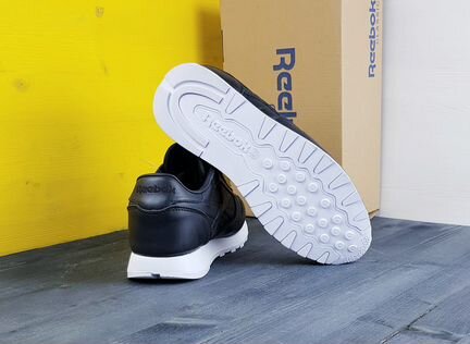 Reebok кроссовки новые мужские