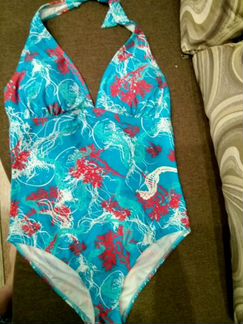 Купальник слитный новый р.50-52