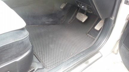 Новые коврики в салон Toyota Crown