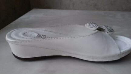 Шлёпанцы женские. Новые. Benta. Размер 38