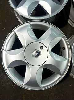 Диски бу оригинал R15 C на Renault