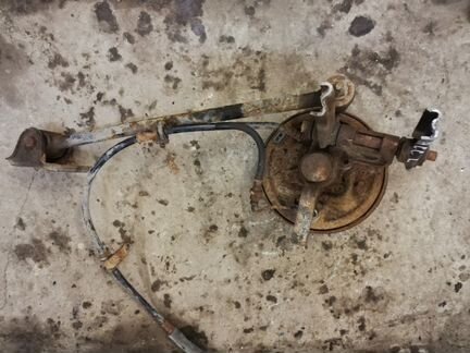 Кулак задний левый Хендай Акцент Hyundai Accent