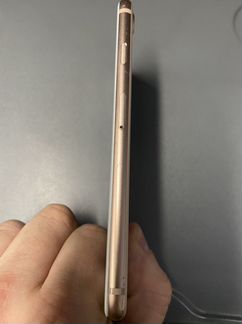 Продам телефон iPhone 8