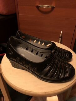 Туфли на танкетке 39