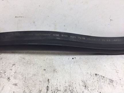 Уплотнитель капота передний Volkswagen Tiguan 2.0